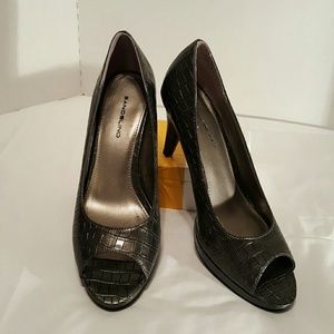 ⬇$52 Bandolino faux alligator 2inch peep toe pumps